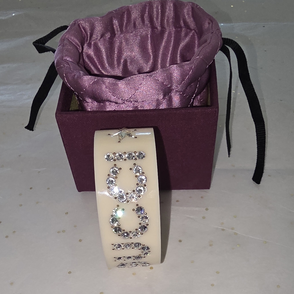 Authentic!! GUCCI "DEADSTOCK" IVORY Cuff Bracelet with Silver Rhinestones - Picture 6 of 16